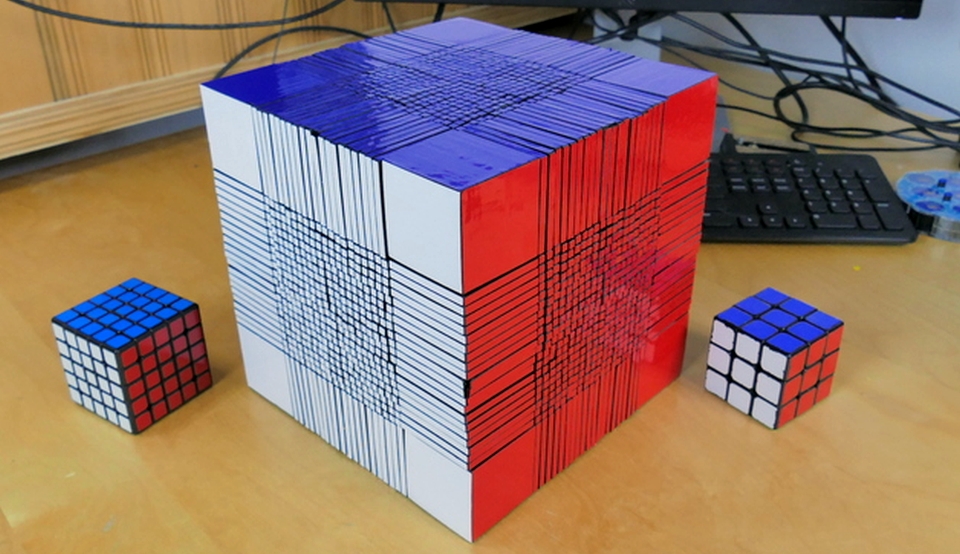 O nouă PROVOCARE mai captivantă pentru pasionaţii cubului Rubik. FOTO+VIDEO
