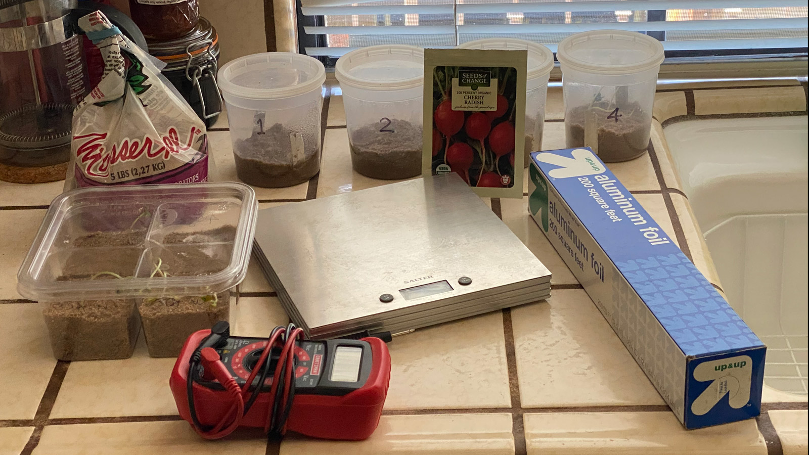 Химия это наука. Красивая химия хорошее качество. Experiment al. Ученый в химической лаборатории. Биологические опыты.