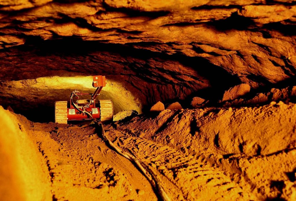 comoara de sub piramida Teotihuacan tunel