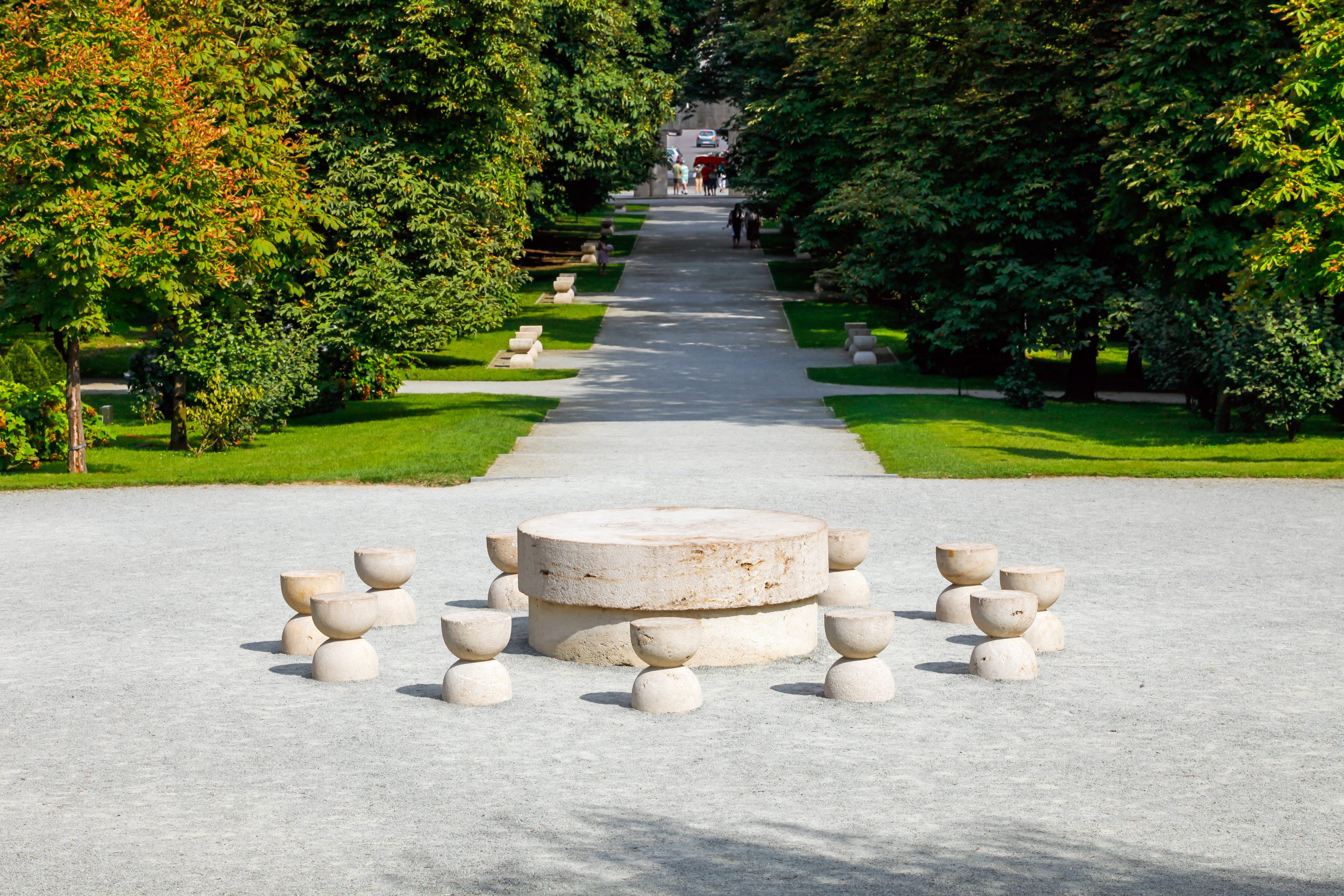 Masa T cerii Una Dintre Cele Mai Cunoscute Sculpturi Ale Lui Br ncu i