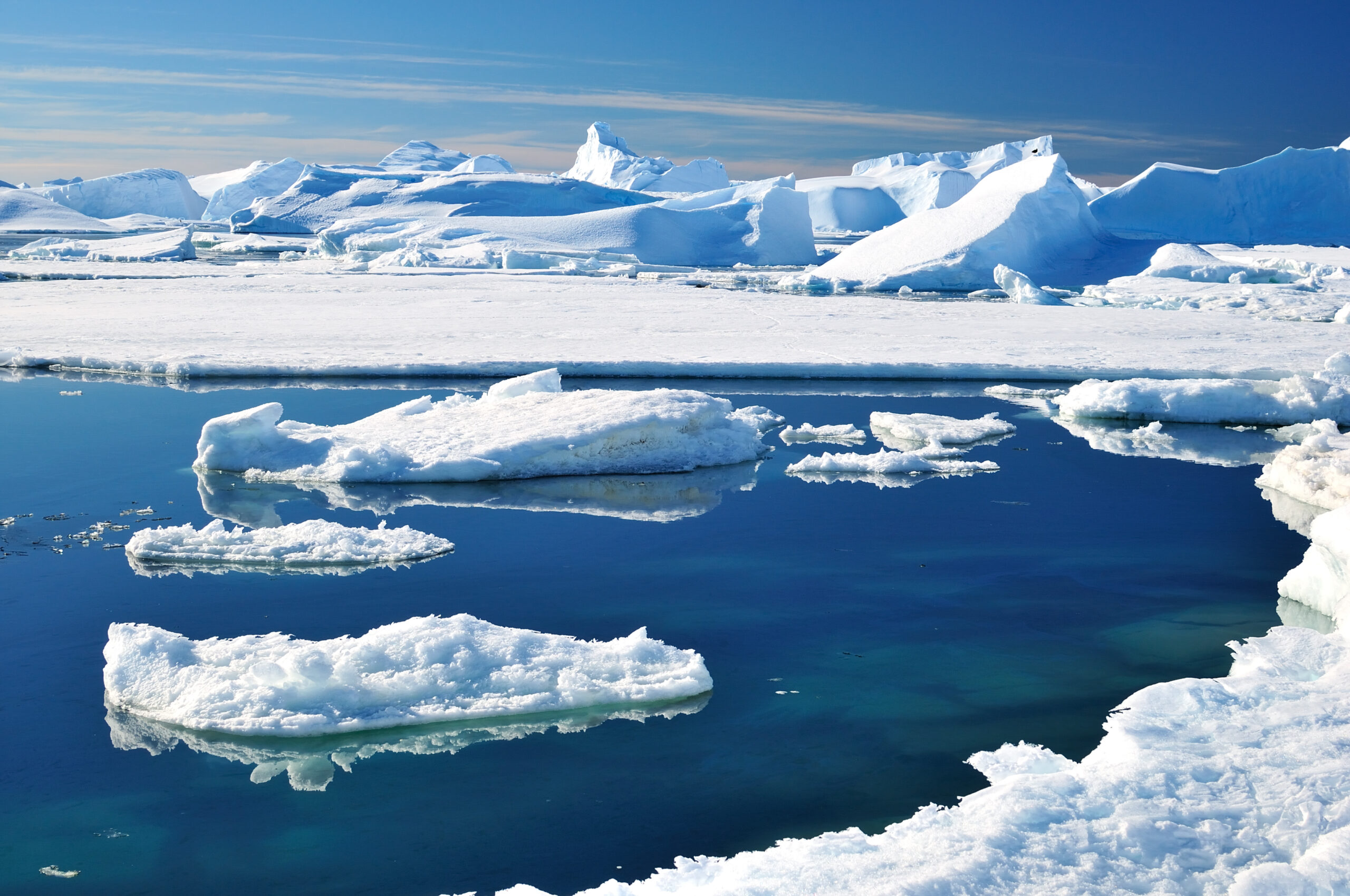 Бассейн антарктического океана. Северный полюс Арктика и Антарктика. Арктика Антарктика Антарктида. Антарктическая Полярная пустыня.