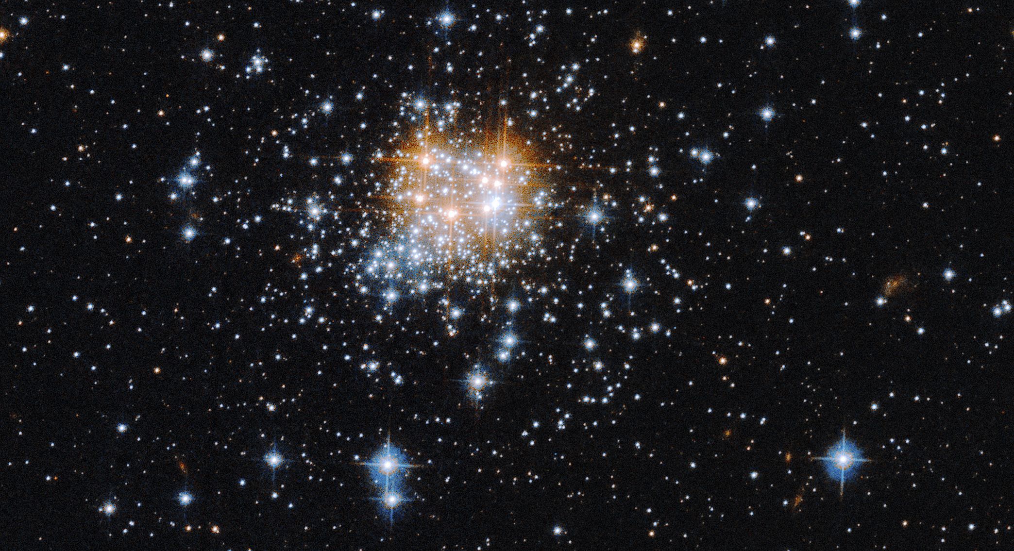 Stelar Telescopul Hubble a observat un „roi stelar deschis”, aflat la 160.000 ...