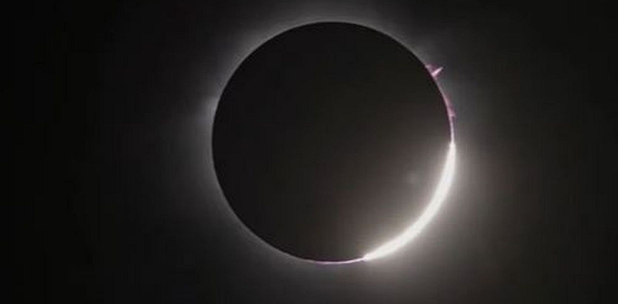 8 апреля 2024 солнечное затмение америка. Гибридное затмение. Солнечное затмение. Лунное затмение фото. Солнечное затмение фото.