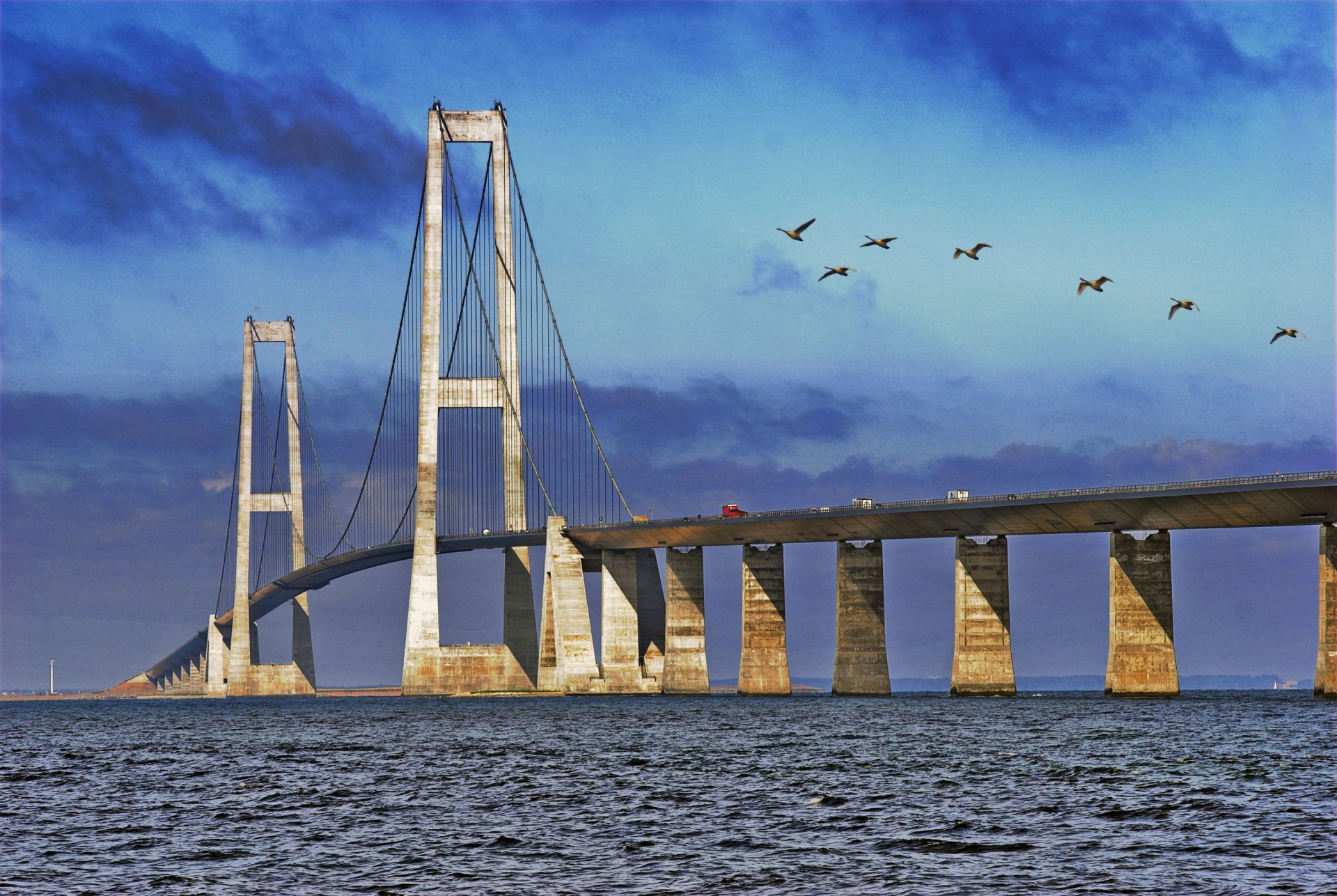 Мост инчхон. Виадук мийо франция. Мост дунхай. 10 больших мостов. Даньян-куньшаньский виадук китай.