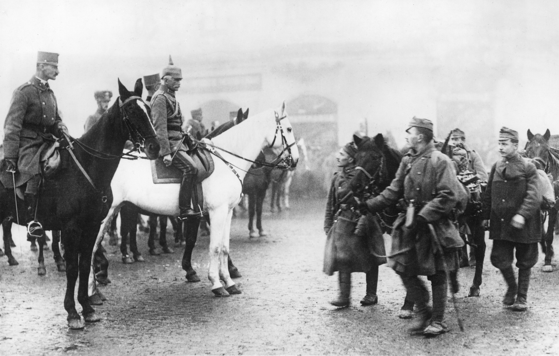 бухарест 1914. президент маньчжурии. казаки в трехречье. оккупация маньчжурии японией 1931. генерал фош на коне.