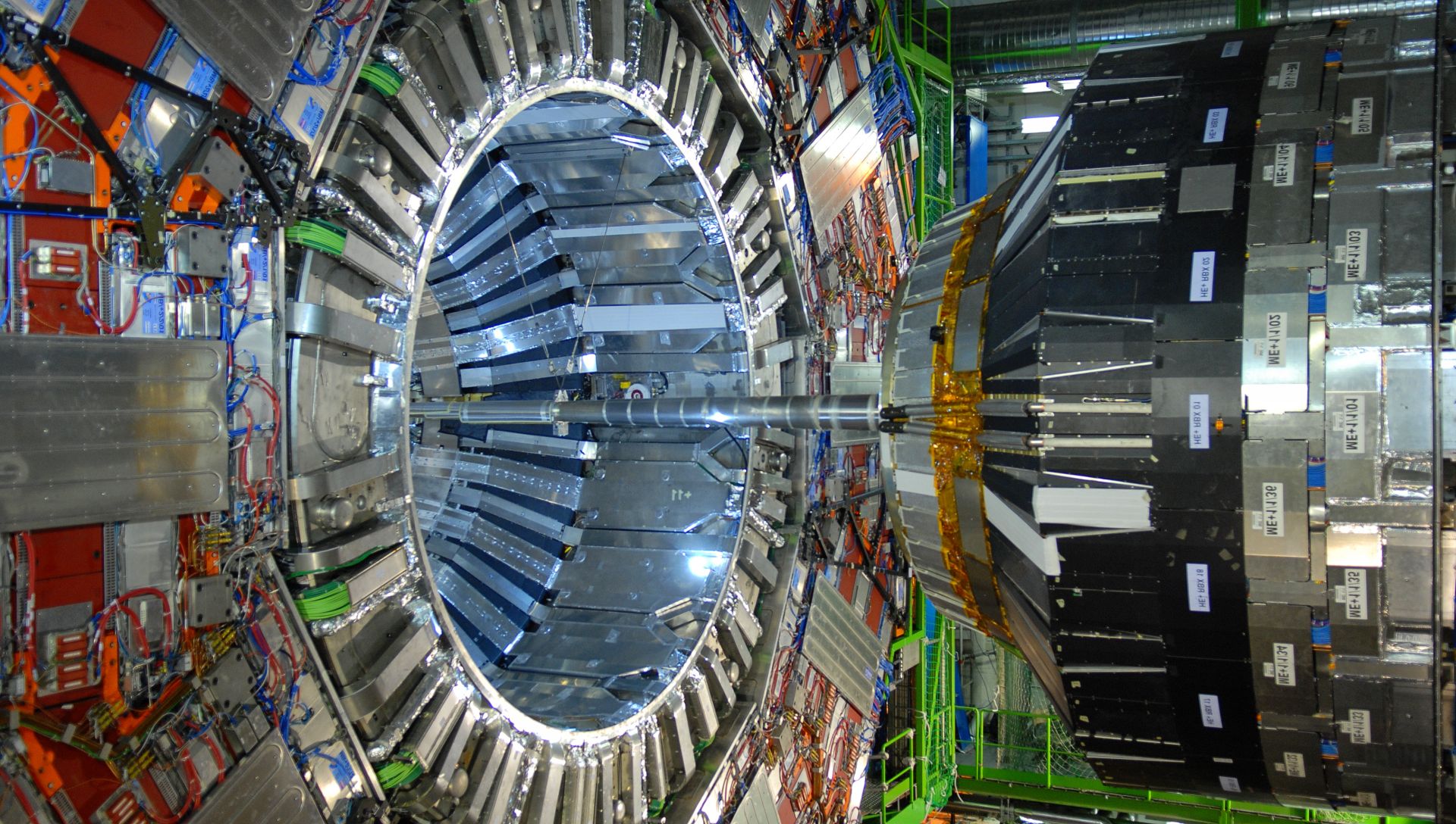 Самая большая частица. ЦЕРН коллайдер. Большой адронный коллайдер ЦЕРН. Швейцария ЦЕРН коллайдер. Адронный коллайдер в Женеве.