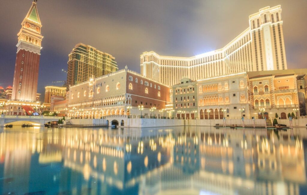 cazinouri și jocuri de noroc