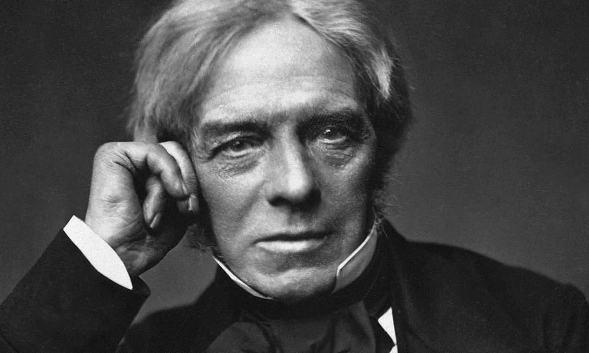 Deşi a fost un om puţin educat, a devenit unul dintre cei mai influenţi savanţi ai tuturor timpurilor