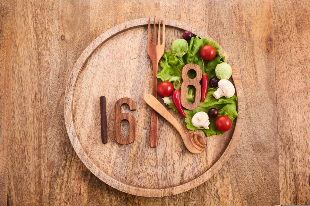 Postul intermitent modifică axa intestin–creier la persoane obeze