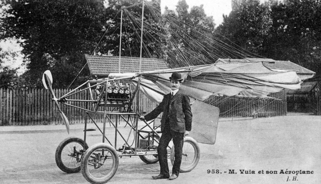 Românul care a devenit primul om care a construit şi zburat cu un avion mai greu decât aerul