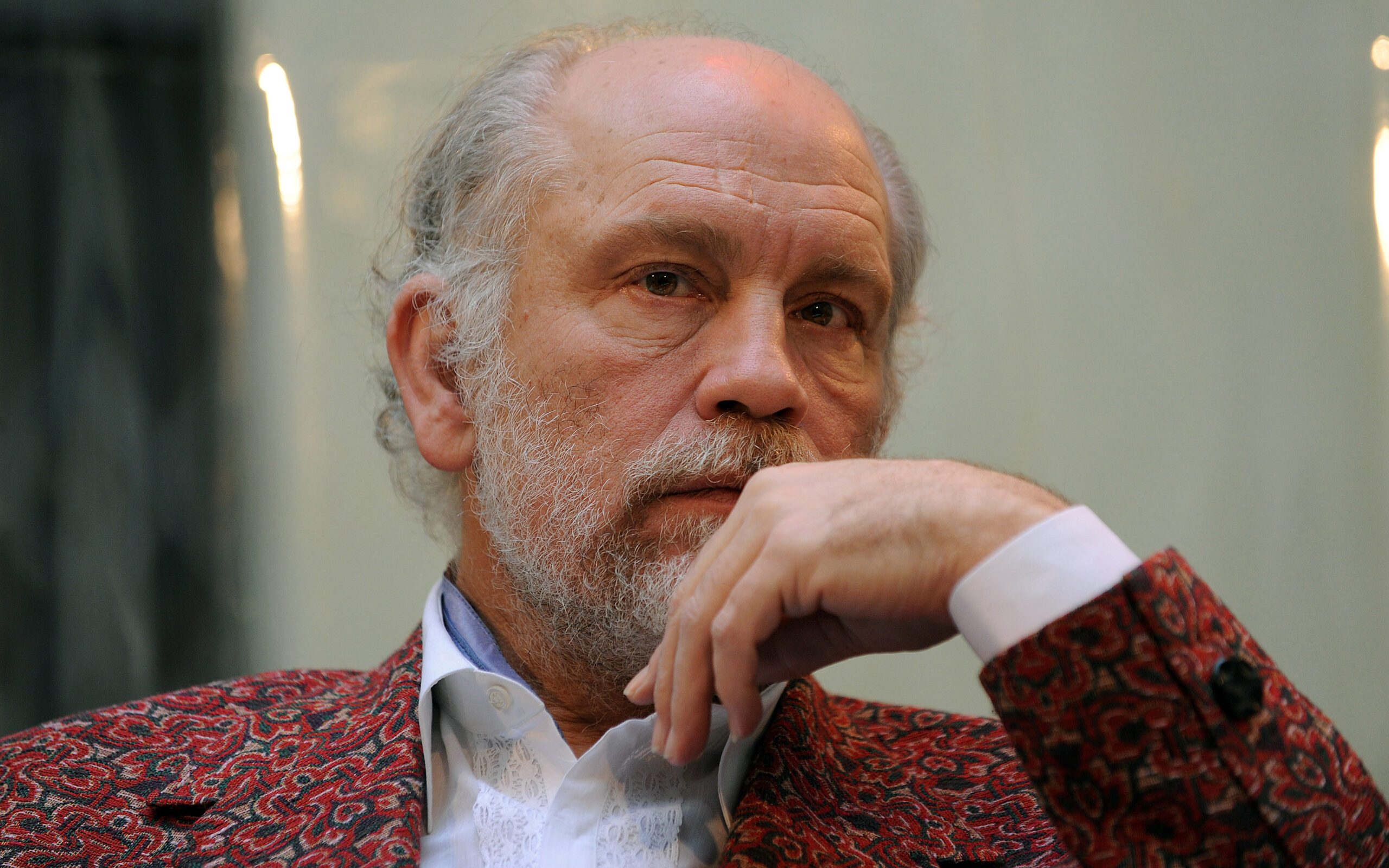 John Malkovich, singurul actor de la Hollywood care a devenit &#537;i creator de mod&#259;