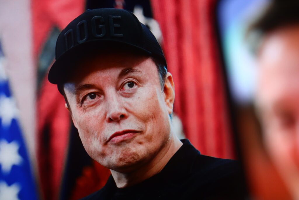 Lovitură pentru Elon Musk! Este cea mai mare pierdere înregistrată vreodată de un miliardar