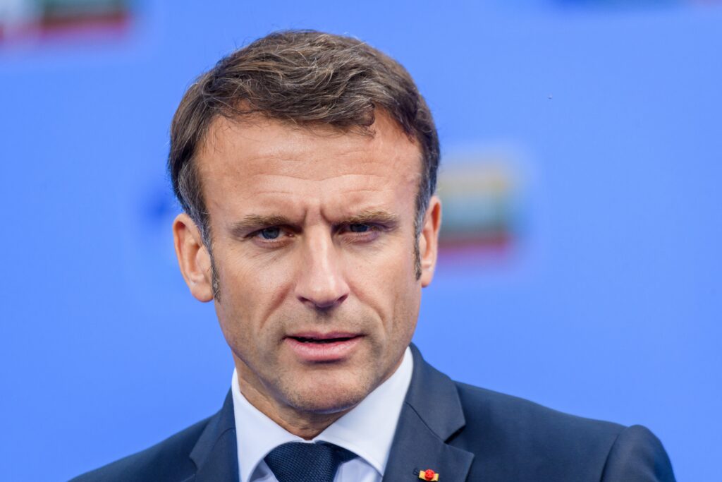 Emmanuel Macron avertizează țările europene că strategiile militare separate sunt o „absurditate”