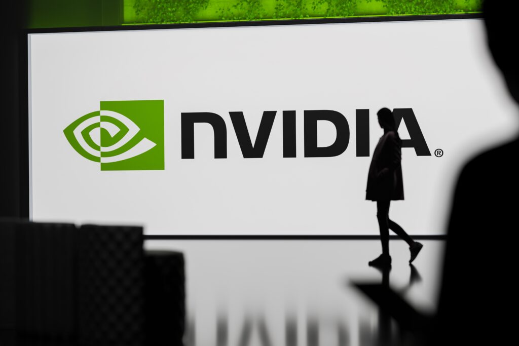 Amazon și Nvidia, în competiție directă pe piața cipurilor de Inteligență Artificială