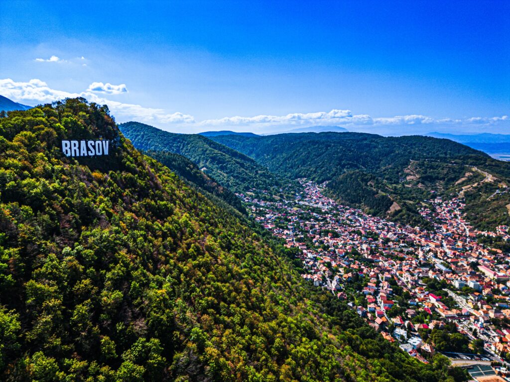 Fabrica Brașov în construcție pentru prelucrare metale rare, cu reprezentanți români și americani semnând acord româno-american | sursa foto: Descopera