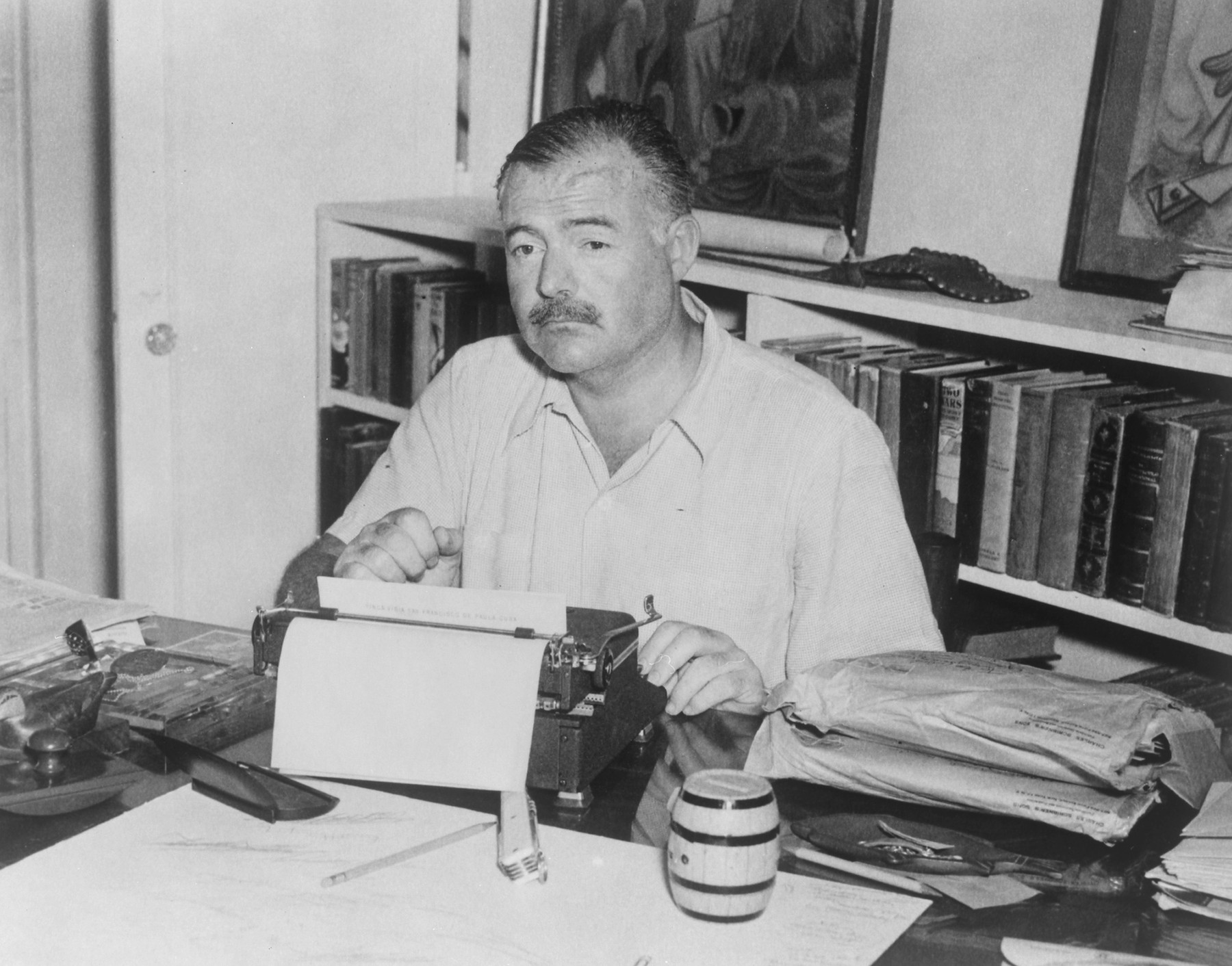 Poza pentru articolul Ritualurile de lucru ale marilor scriitori: obiceiurile lui Hemingway, Hugo și Murakami