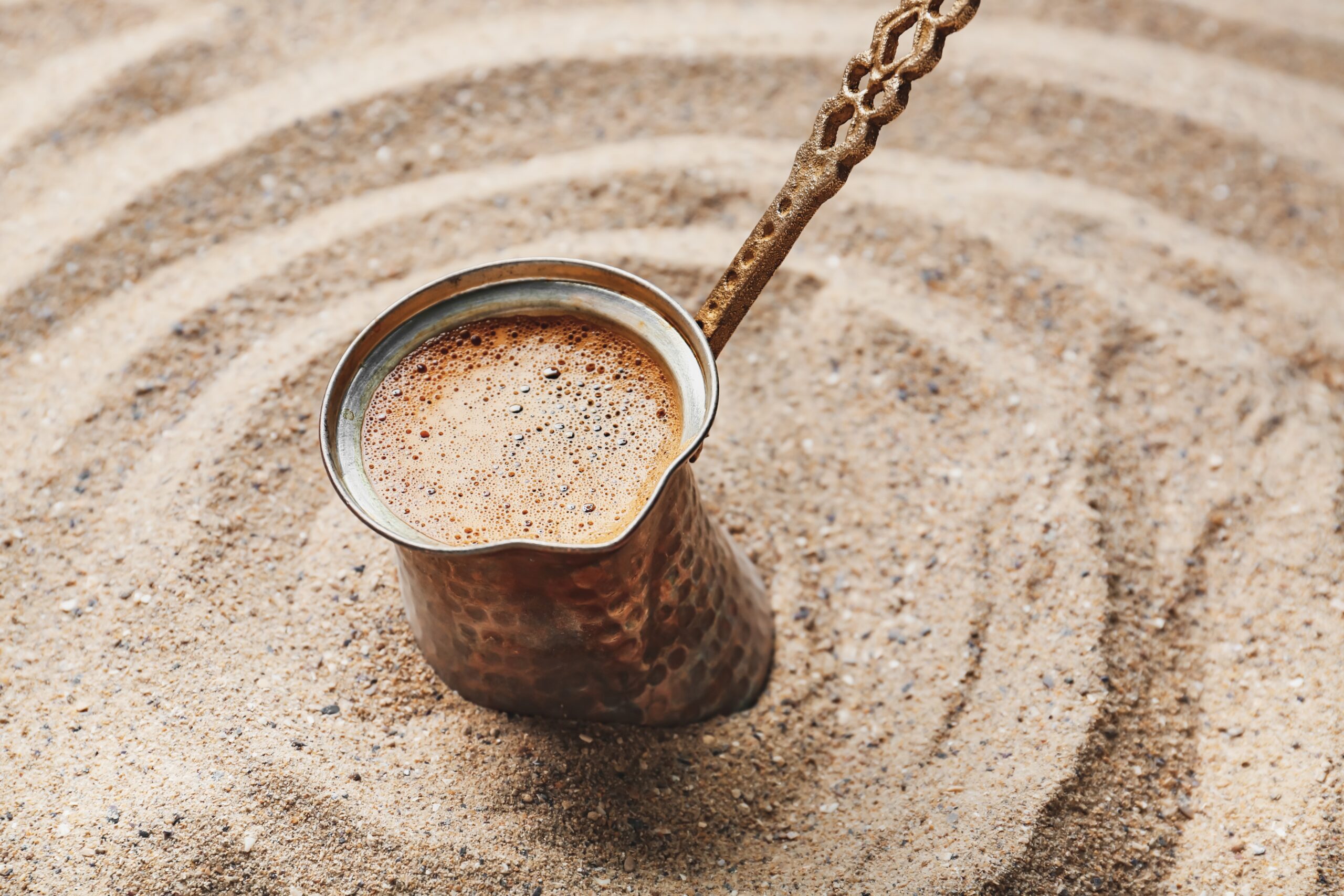 Poza pentru articolul Test de cultură generală. De ce turcii fac cafea la nisip?