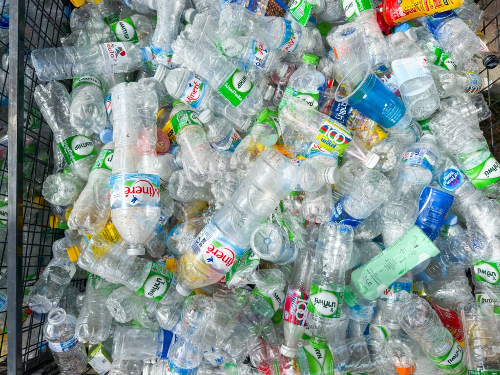 un-t-n-r-cercet-tor-a-reu-it-s-produc-benzin-i-motorin-din-plastic-reciclat