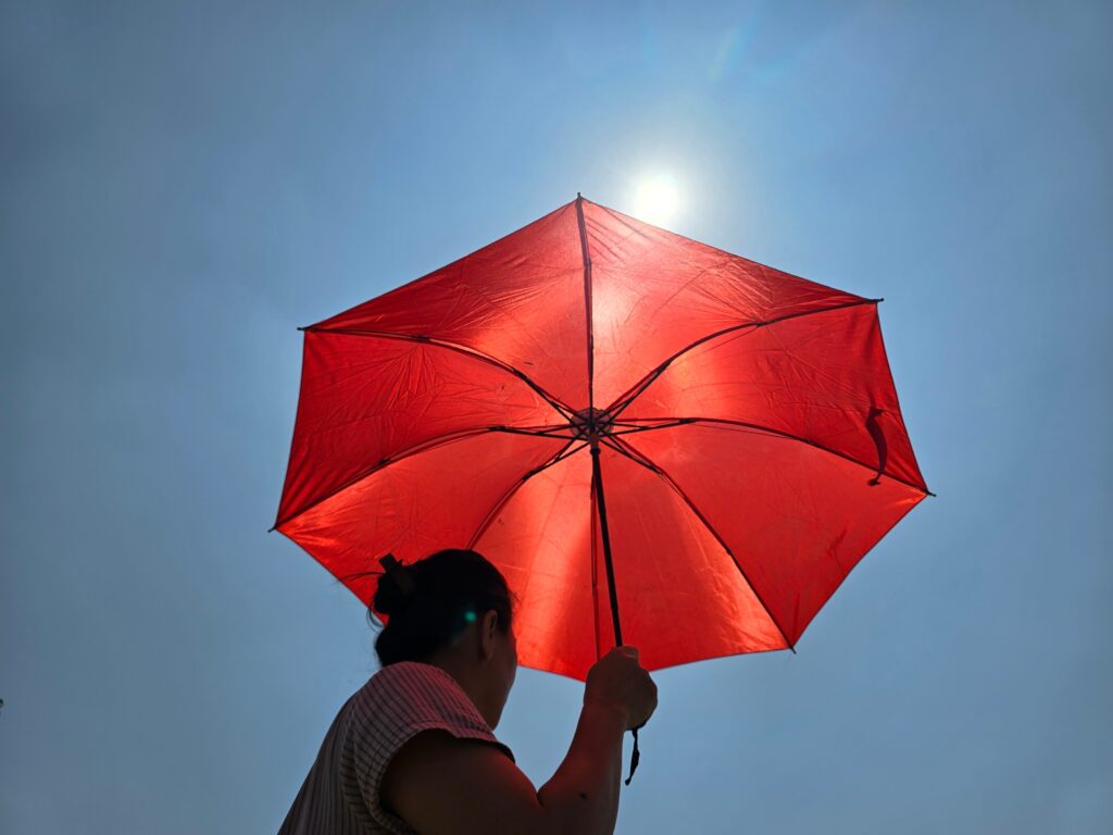 Cum ne afectează canicula starea de spirit? Temperaturile extreme influențează chiar și modul în care gândim!