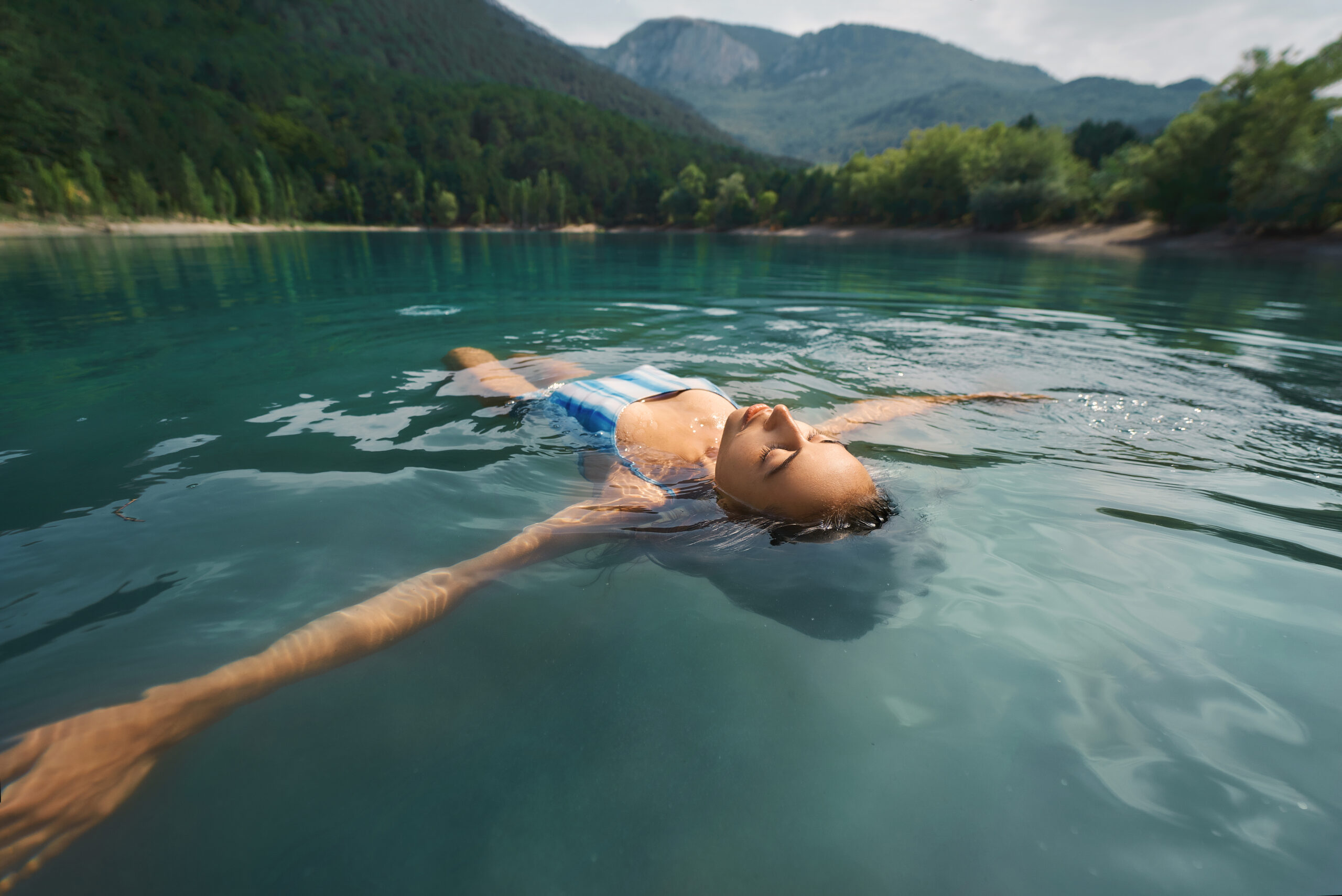 Poza pentru articolul Înotul în ape naturale: libertate sau responsabilitate?