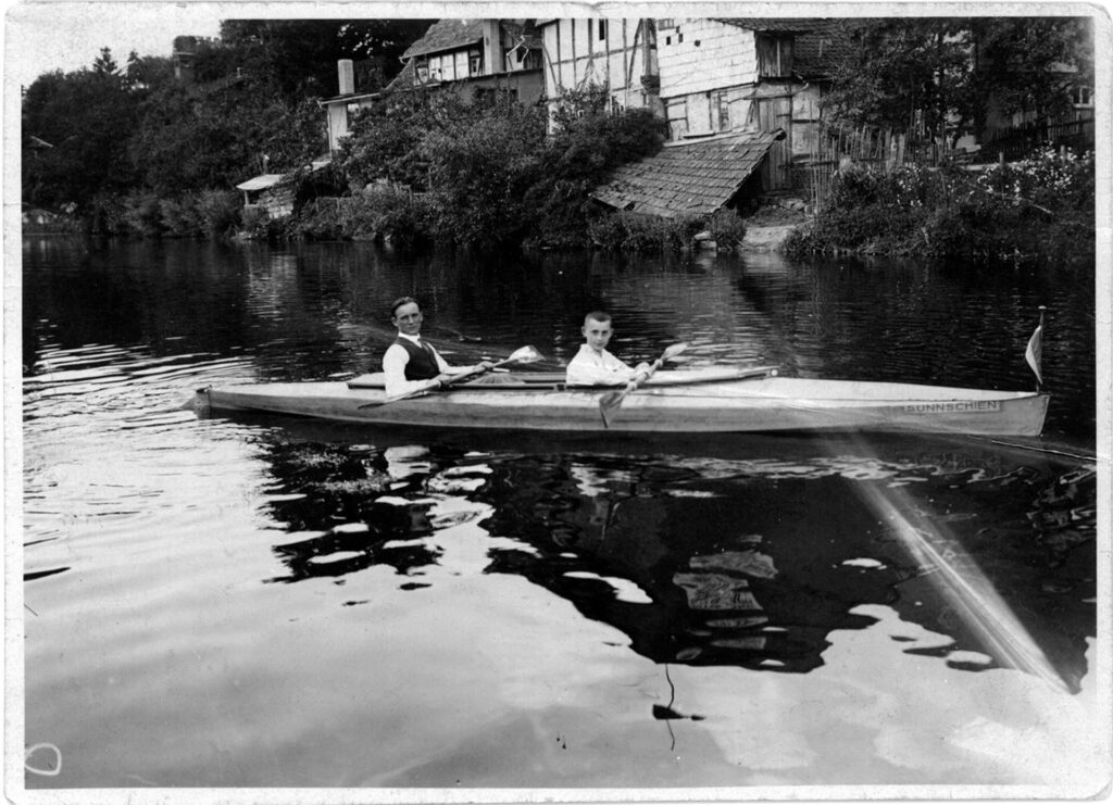 În anii 1930, un bărbat a navigat 50.000 de kilometri într-un caiac, din Germania până în Australia