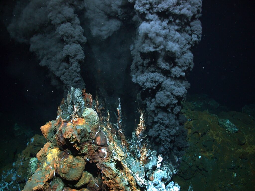 Concentrații record de aur au fost descoperite pe fundul mării în Japonia