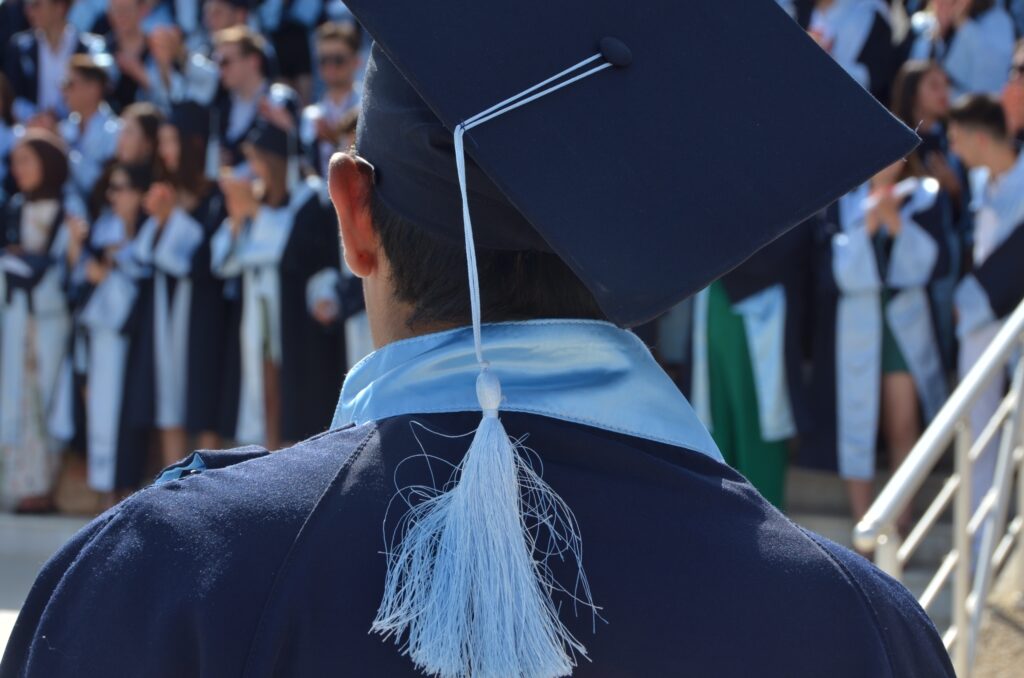 Bursele de studii în România, la mare căutare printre străini. Câți tineri au aplicat în acest an?