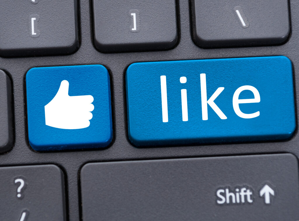 Cine a inventat butonul Like? Povestea celui mai apăsat buton de pe Internet