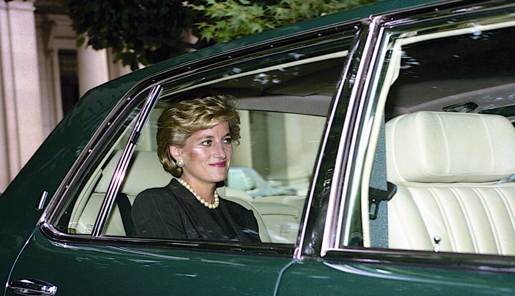 15 fapte remarcabile despre Prințesa Diana. Femeia care a schimbat imaginea monarhiei britanice