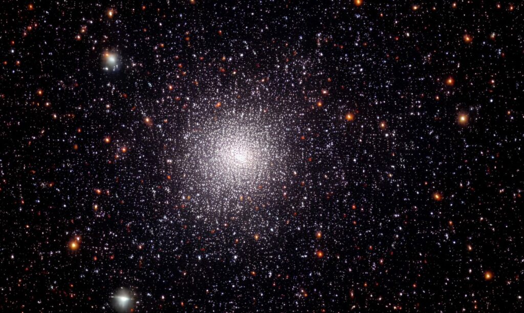 Telescopul Webb a descoperit un roi de galaxii neobișnuit de matur pentru Universul timpuriu