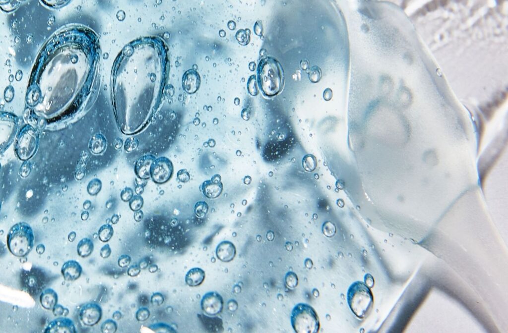 Molecula care leagă de o mie de ori greutatea ei în apă: ce este, de fapt, acidul hyaluronic (P)