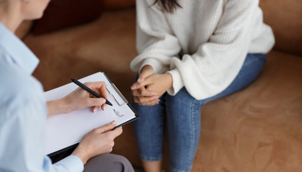 Cum poți merge la psiholog prin CNAS fără să plătești? Cine poate beneficia de servicii decontate