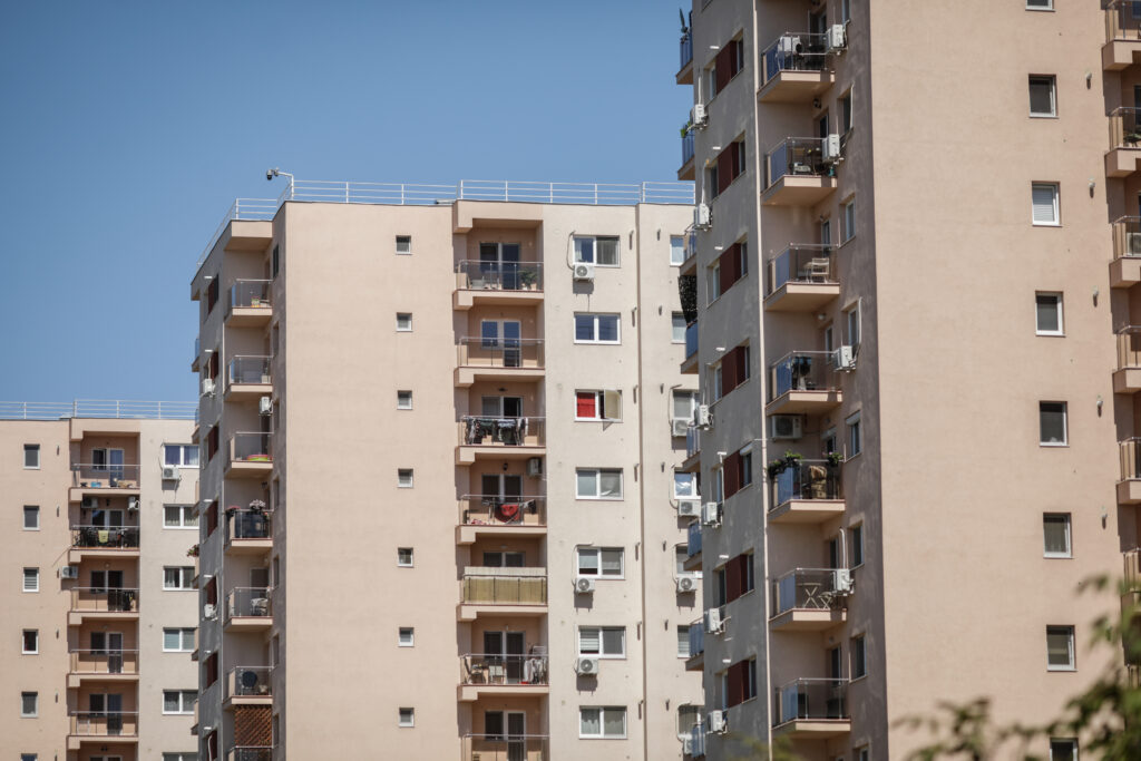 Vecinul îți pune în pericol locuința? Ce poți face dacă refuză să remedieze problema
