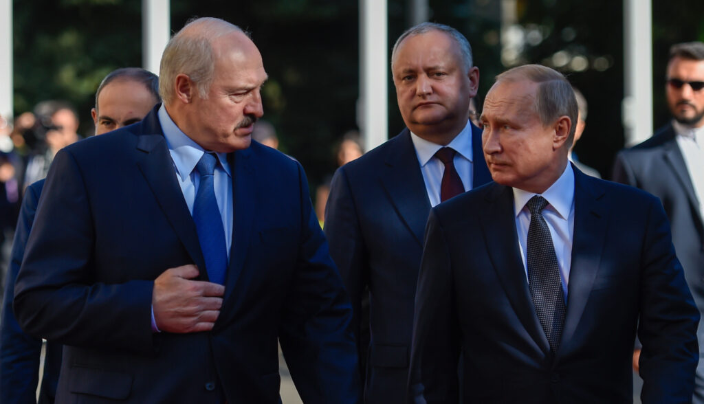 Vladimir Putin ar putea fi „trădat” de Aleksandr Lukașenko