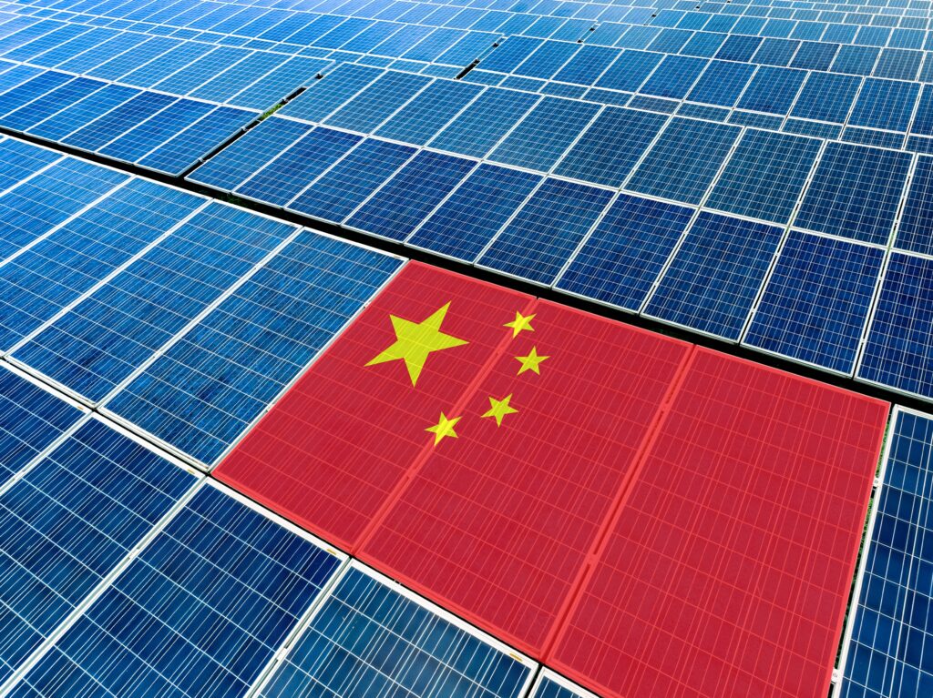 Pentru prima dată în istoria Chinei, energia solară a depășit cărbunele la capacitate instalată
