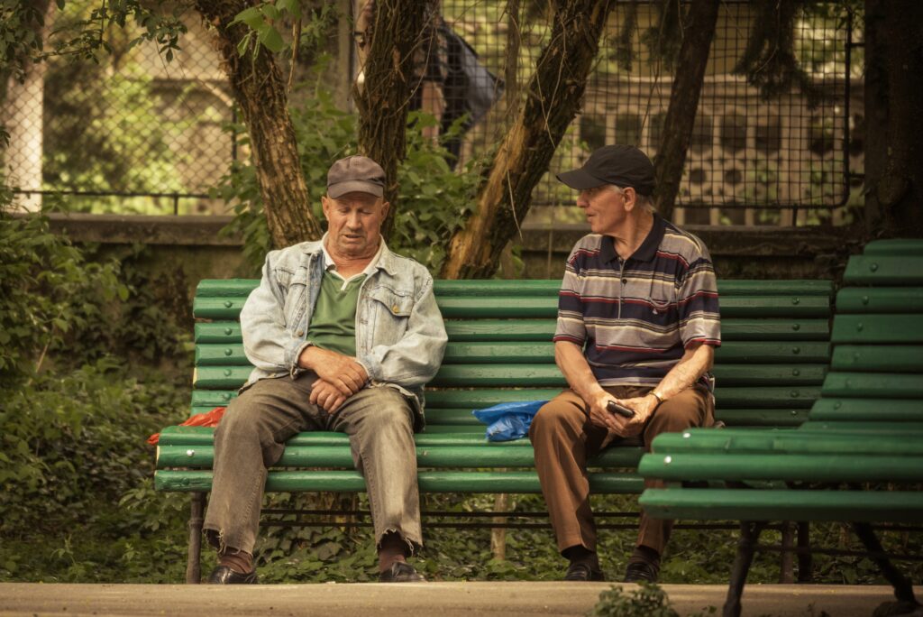 Atitudinea pozitivă față de îmbătrânire ne poate face să ne simțim mai tineri și să trăim mai mult