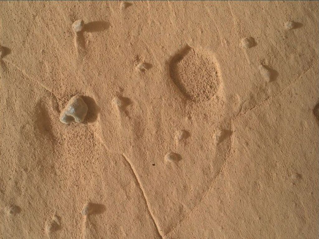 NASA a descoperit găuri ciudate pe Marte, iar oamenii de știință nu știu ce le-a format