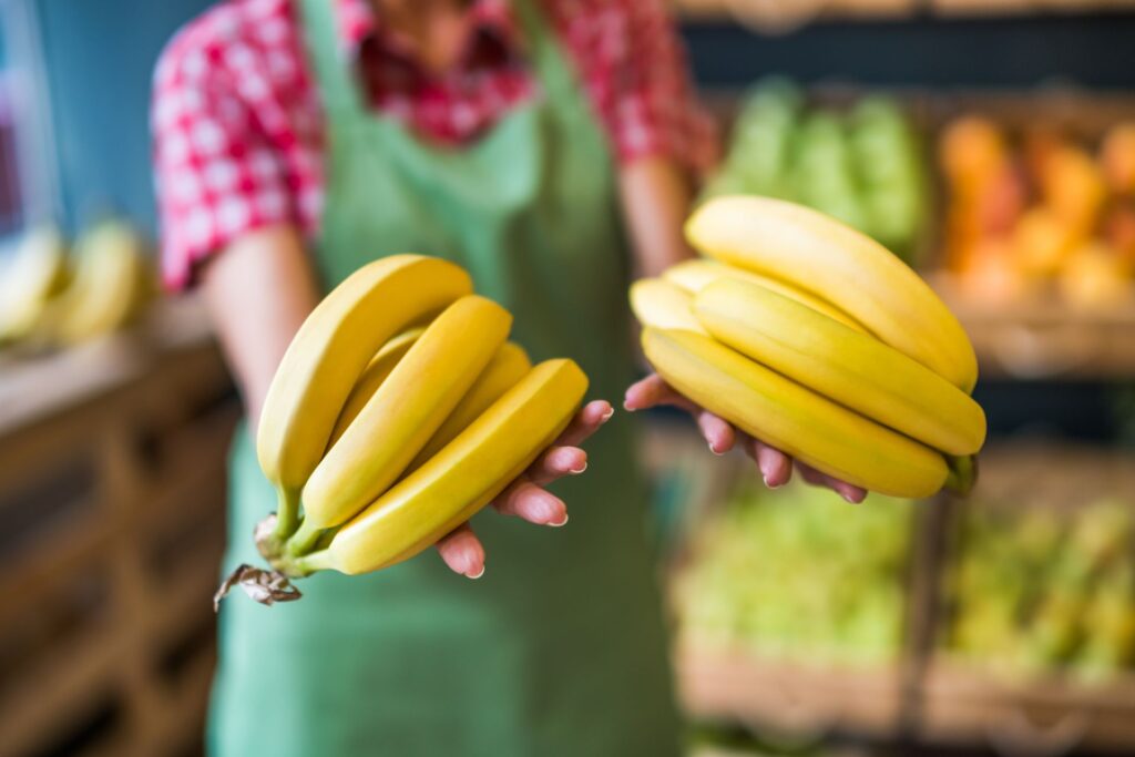 Bananele care nu se mai înnegresc după ce sunt tăiate, așteptate în magazinele din Marea Britanie
