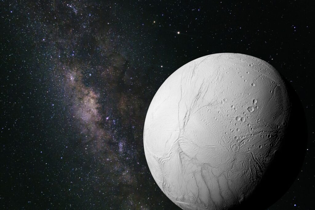 Un experiment pe Pământ întărește ipoteza că Enceladus ar putea găzdui viață
