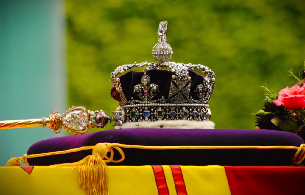 Expoziție istorică la Palatul Buckingham: Vizitatorii vor putea vedea cea mai faimoasă coroană a Reginei Elisabeta a II-a
