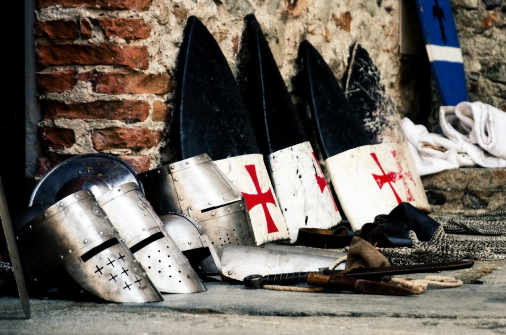 13 octombrie 1307 – Arestarea Cavalerilor Templieri. A început atunci superstiția „Vinerea 13”?