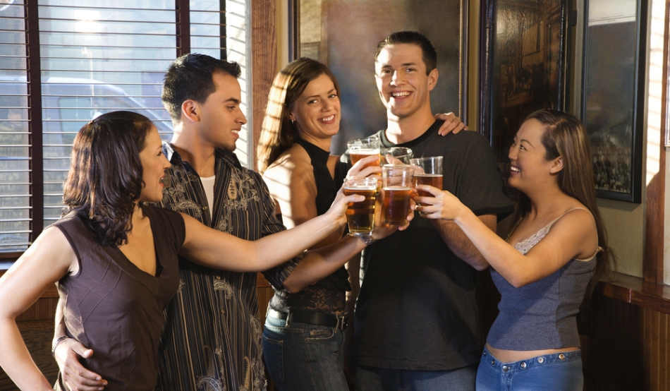 Cine bea bere, unde şi cât?