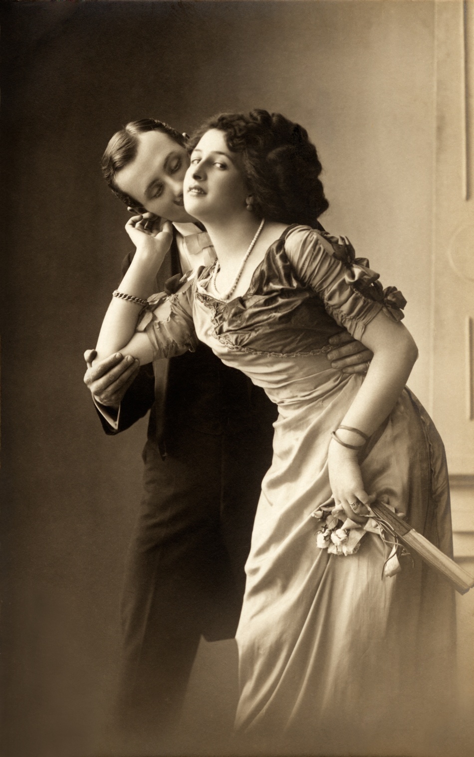 Românii pătimaşi: desfrâu, violenţă şi iubire