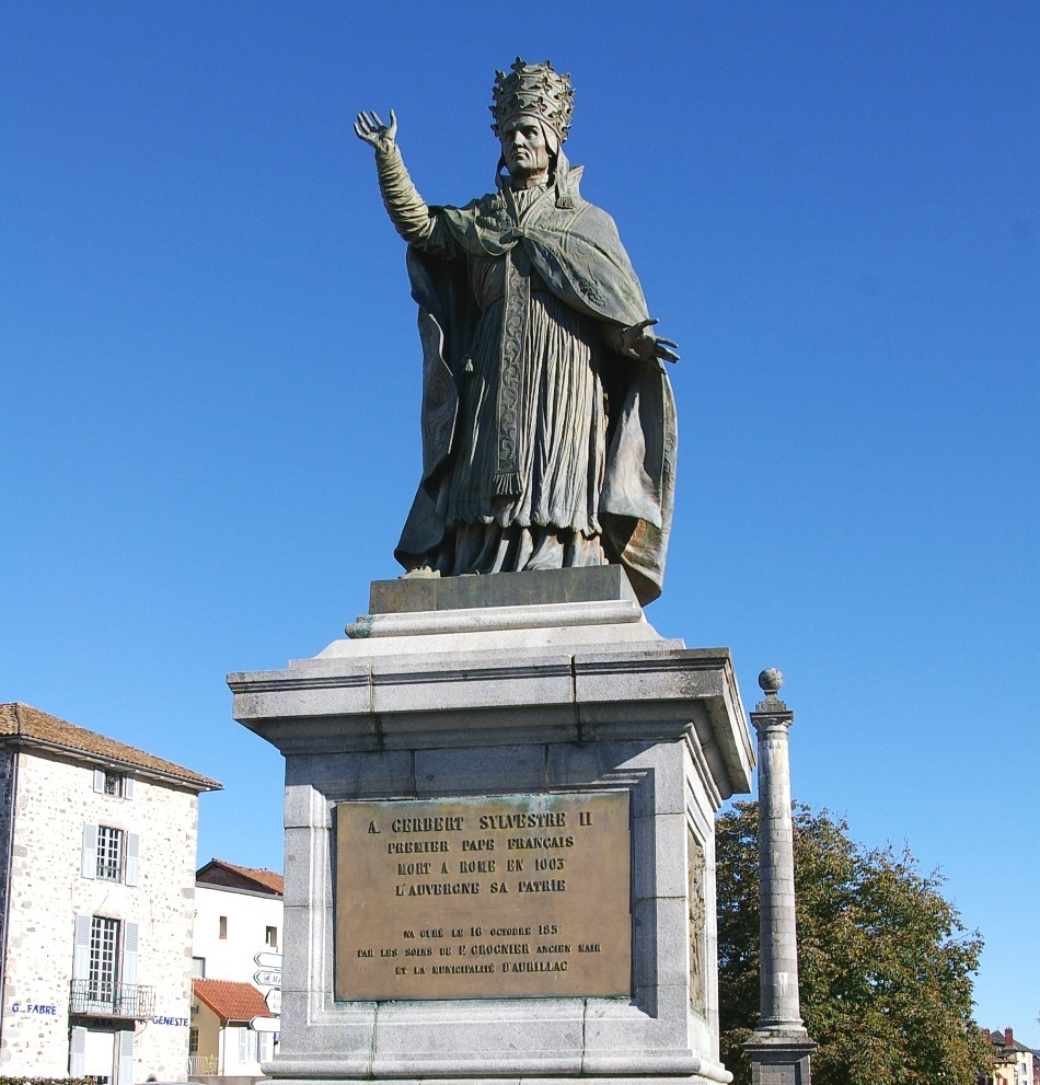 Papa Silvestru al II-lea a fost unul dintre marii învăţaţi ai Evului Mediu, ceea ce l-a ajutat să păstreze autoritatea şi prestigiul papalităţii chiar în vremuri foarte dificile, cum au fost cele din jurul anului 1000.