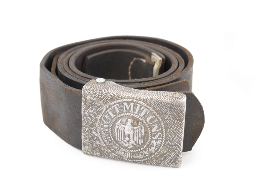  Centură militară a soldaţilro germani care are pe cataramă efigia „Dumnezeu este cu noi”