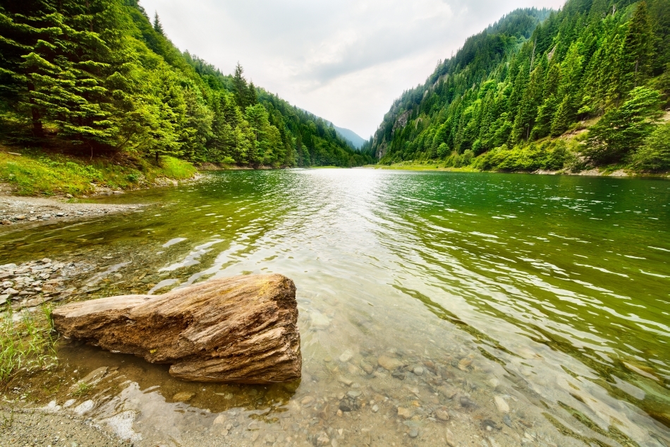 Lacul Petrimanu din Carpaţi