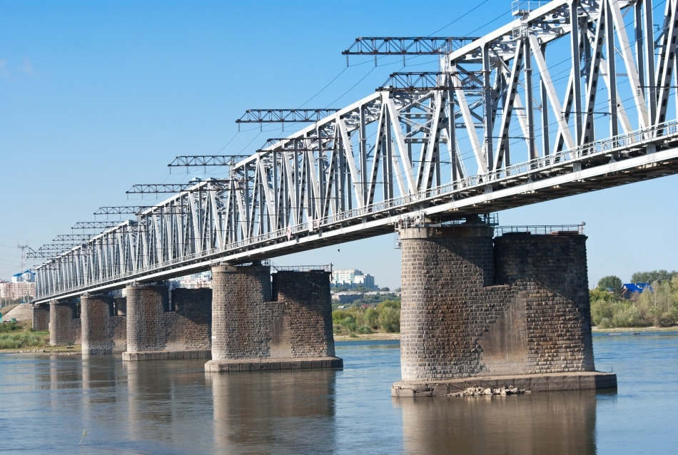 Pod feroviar peste fluviul Obi