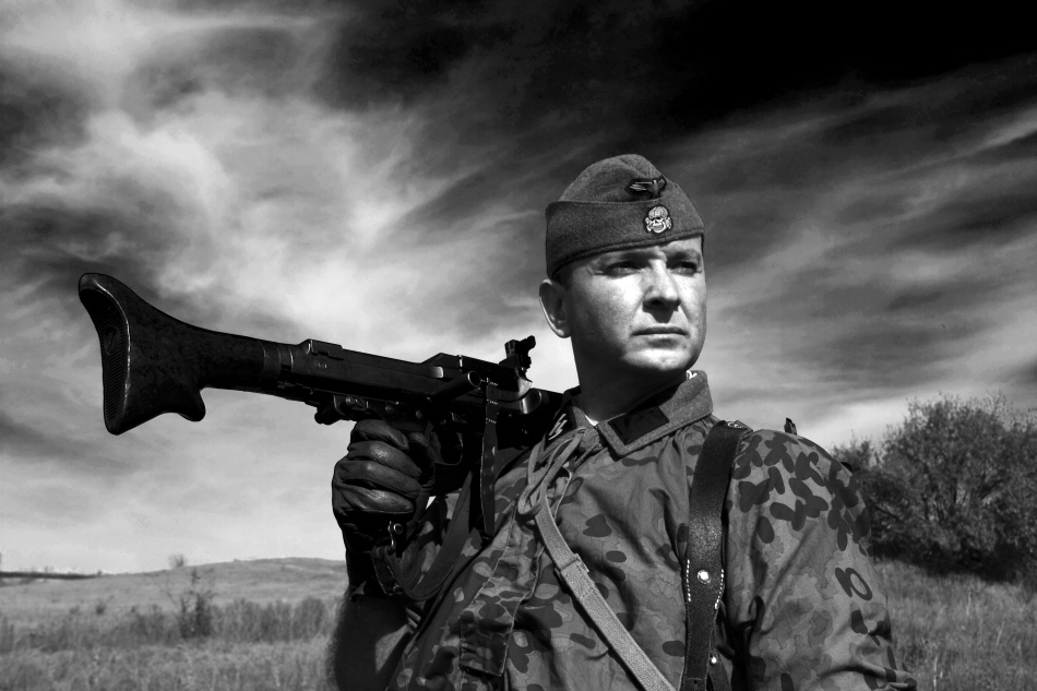 Soldat din cadrul Unităţilor Waffen SS