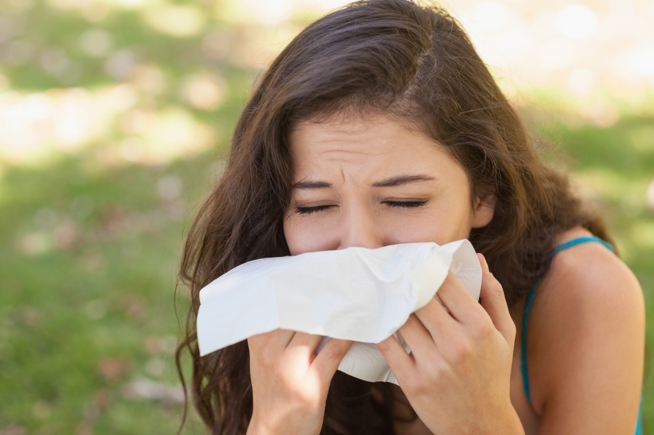 De ce strănutăm atunci când venim dintr-o zonă întunecoasă în una puternic luminată de soare?