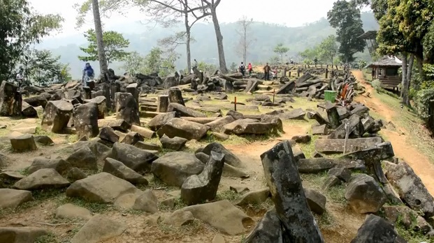 Situl arheologic este alcătuit din 4 straturi. Primul datează din jurul anului 600 î.e.n., al doilea din anul 4.900 î.e.n, iar ultimele două sunt mult mai vechi.